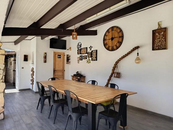 Maison Gignac La Nerthe 6 pièce(s) 248 m2