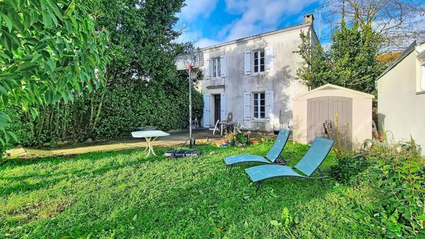 IDEAL INVESTISSEURS - T4 avec deux garages / Une place extérieure / Jardin privatif 127m2