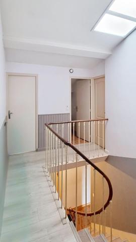 IDEAL INVESTISSEURS - T4 avec deux garages / Une place extérieure / Jardin privatif 127m2