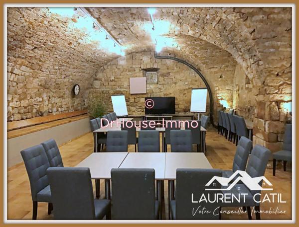 Commerce à vendre 25 pièces de 1 700 m²