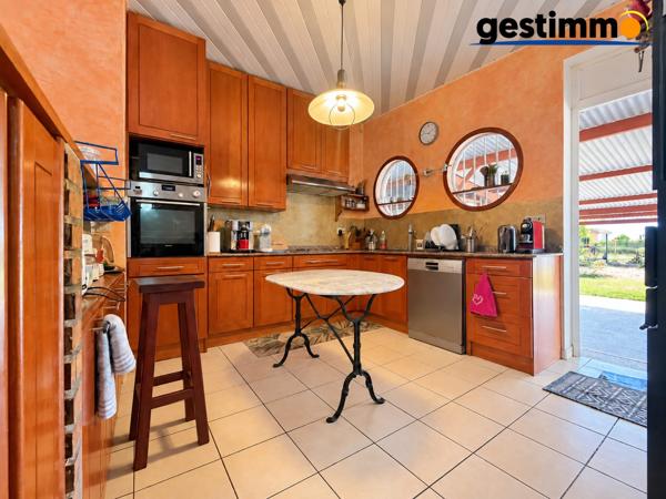 MACOURIA - Ensemble immobilier professionnel sur 2 936 m2 avec maison T4 et 483 m2 de locaux Professionnel en Zone Artisanale de Soula