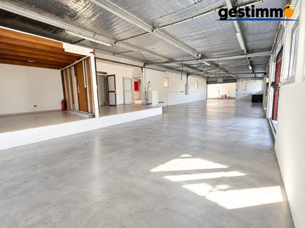 MACOURIA - Ensemble immobilier professionnel sur 2 936 m2 avec maison T4 et 483 m2 de locaux Professionnel en Zone Artisanale de Soula