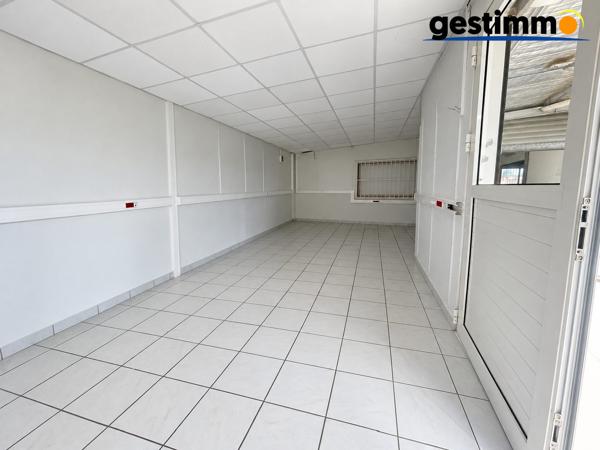 MACOURIA - Ensemble immobilier professionnel sur 2 936 m2 avec maison T4 et 483 m2 de locaux Professionnel en Zone Artisanale de Soula