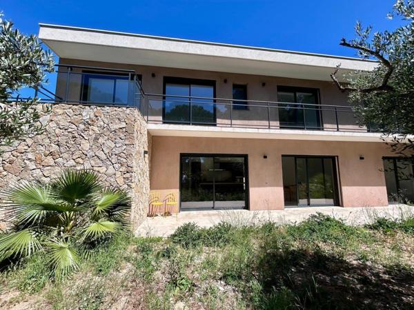 Maison à SAINT-RAPHAEL, 83700 - 6 pièces 175m²