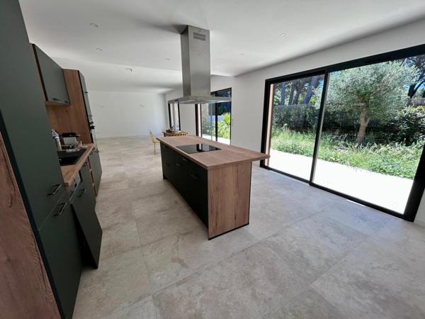 Maison à SAINT-RAPHAEL, 83700 - 6 pièces 175m²