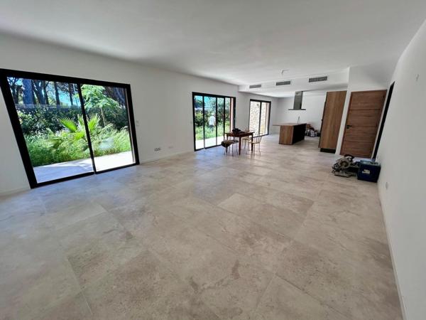 Maison à SAINT-RAPHAEL, 83700 - 6 pièces 175m²