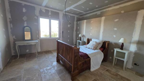 Maison Vergt 5 pièces 110 m2 et Grange avec terrain constructible