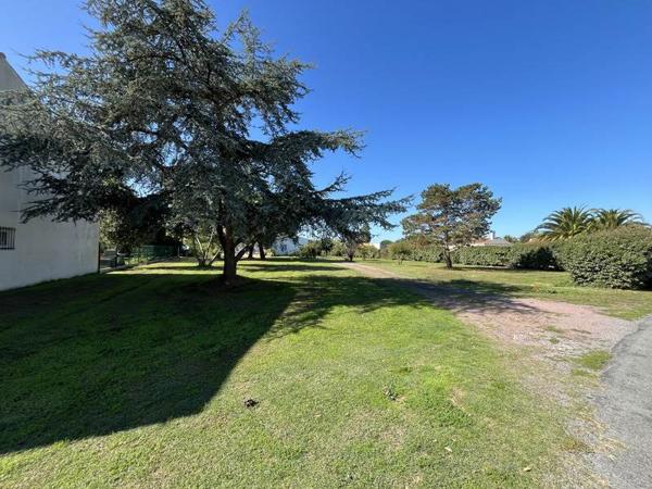 Terrain à vendre |  Le Château-d'Oléron |  695 m²