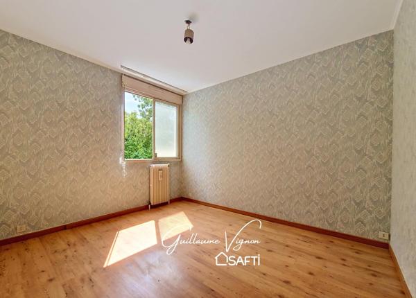 T3 lumineux avec terrasse dans résidence arborée