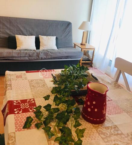 Opportunité unique !

Situé en plein cœur de la station de Pla d’Adet, cet appartement lumineux offre une situation exceptionnelle face aux pistes.
Balcon orienté sud avec superbe vue sur les montagnes, école de ski et commerces à deux pas… tout est là pour profiter pleinement de la montagne, été comme hiver.

Points forts qui font la différence :

•  Surface idéale, parfaitement distribuée
•  Appartement vendu meublé, literie en excellent état
•  Parquet au sol, cuisine fonctionnelle, WC séparé
•  Cellier + casier à skis à l’entrée de la résidence
•  Résidence bien entretenue, avec ascenseur (Sol y Neou)
•  Aucun travaux à prévoir – prêt à habiter ou à louer immédiatement

Excellente rentabilité locative grâce à son emplacement privilégié au cœur de la station et à sa configuration idéale pour les vacanciers.

Que vous cherchiez un pied-à-terre pour vos week-ends à la montagne ou un investissement locatif performant, cet appartement coche toutes les cases.
Ne laissez pas passer cette opportunité rare.

Contactez-nous dès maintenant pour organiser une visite et découvrir par vous-même tout le potentiel de ce bien exceptionnel.