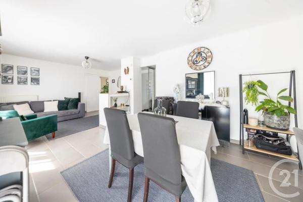 Appartement F4 à vendre  4 pièces - 67,38 m 2   VIGNEUX SUR SEINE  - 91