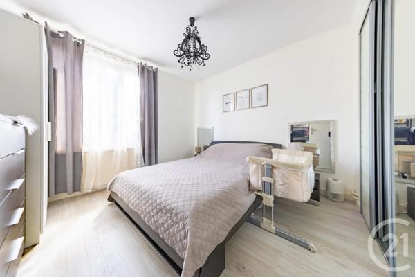 Appartement F4 à vendre  4 pièces - 67,38 m 2   VIGNEUX SUR SEINE  - 91