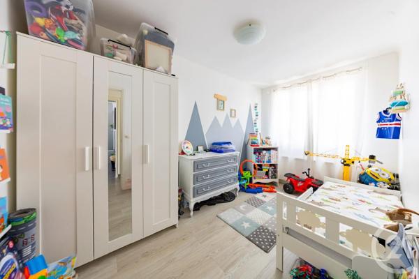 Appartement F4 à vendre  4 pièces - 67,38 m 2   VIGNEUX SUR SEINE  - 91