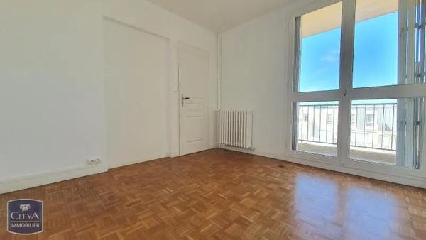 Appartement à louer 3 pièces 52.55m² Chartres (28000)