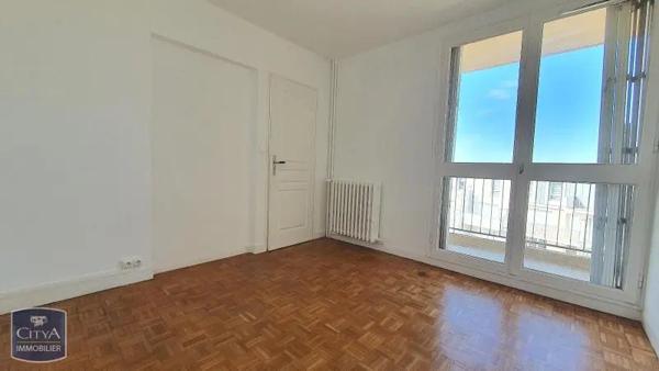 Appartement à louer 3 pièces 52.55m² Chartres (28000)