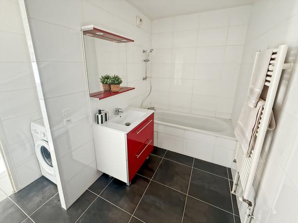 A vendre appartement T3 Mérignac 33700, Centre , tram, parking ,balcon,