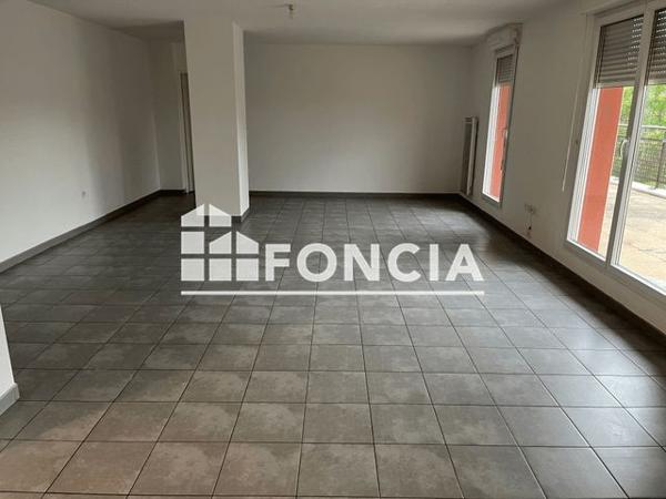 Location Appartement 5 pièces 109.5 m² - 1-5 AVENUE DU 10 MAI 1981 Ambes 33810