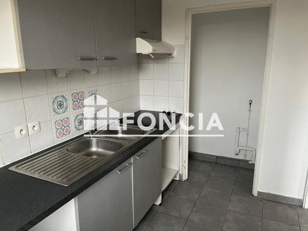 Location Appartement 5 pièces 109.5 m² - 1-5 AVENUE DU 10 MAI 1981 Ambes 33810