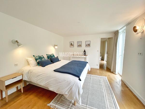 Maison en pierre rénovée avec extension contemporaine, piscine et plage à pied à Étables-sur-Mer