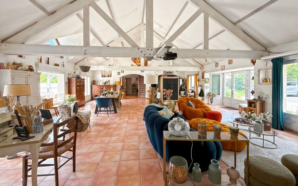 Maison à vendre    8 pièces • 280 m2 Yvoy-le-Marron