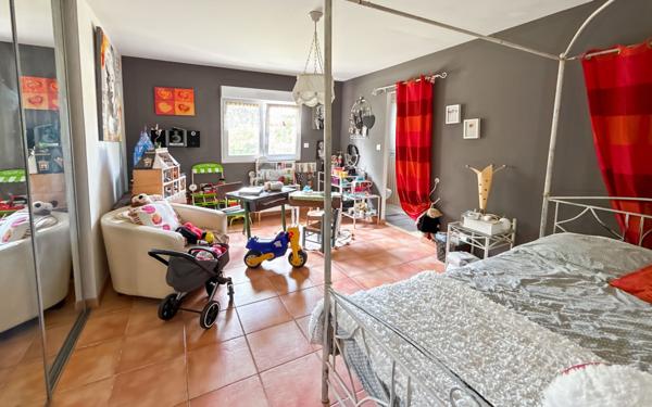 Maison à vendre    8 pièces • 280 m2 Yvoy-le-Marron