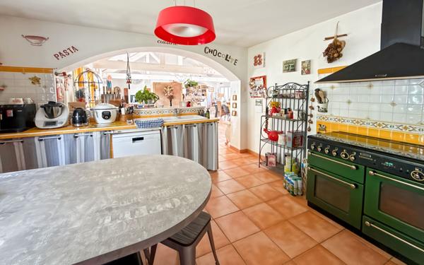 Maison à vendre    8 pièces • 280 m2 Yvoy-le-Marron