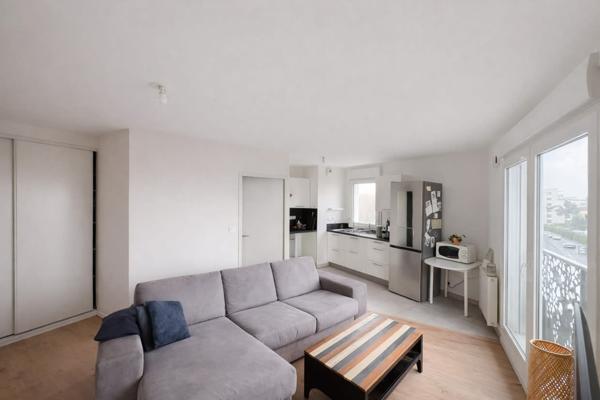 Parking + annexe + appartement