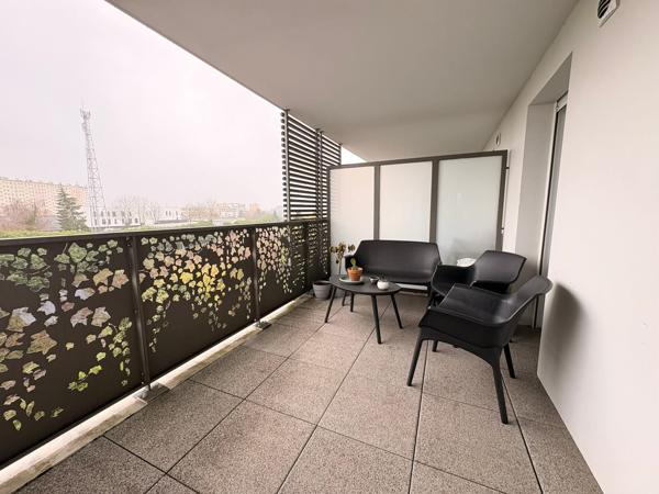 Parking + annexe + appartement