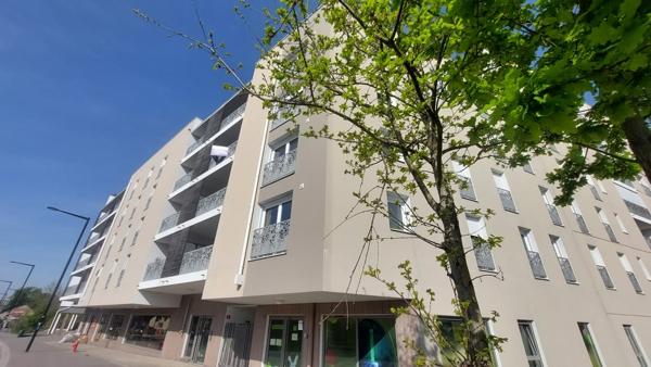 Parking + annexe + appartement