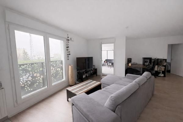 Parking + annexe + appartement