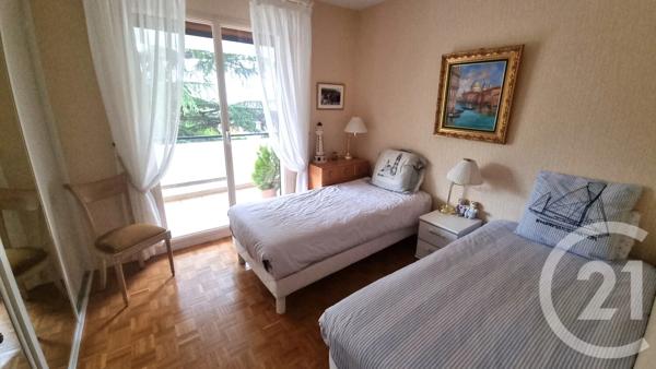 Appartement F5 à vendre  5 pièces - 97,01 m 2   ST MAUR DES FOSSES  - 94
