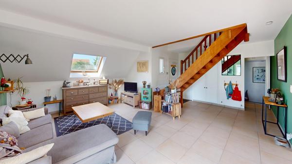MAISON MEUBLEE avec vie de plain pied à BASLY