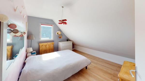MAISON MEUBLEE avec vie de plain pied à BASLY