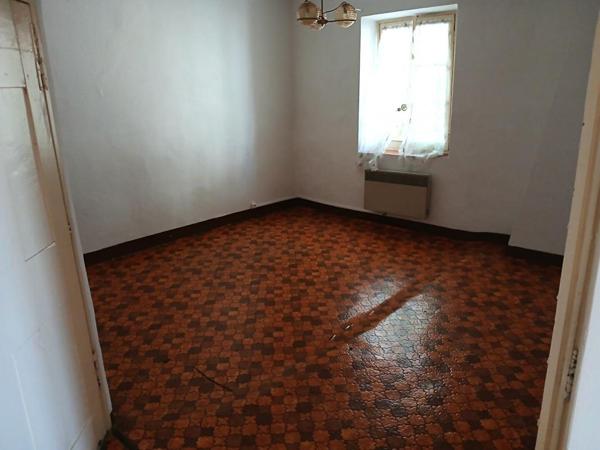 Maison de village T5 à rénover de108.80 m2 - MONTFORT SUR ARGENS