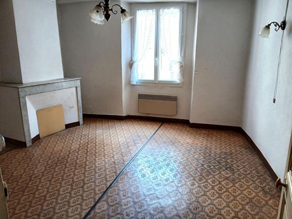 Maison de village T5 à rénover de108.80 m2 - MONTFORT SUR ARGENS