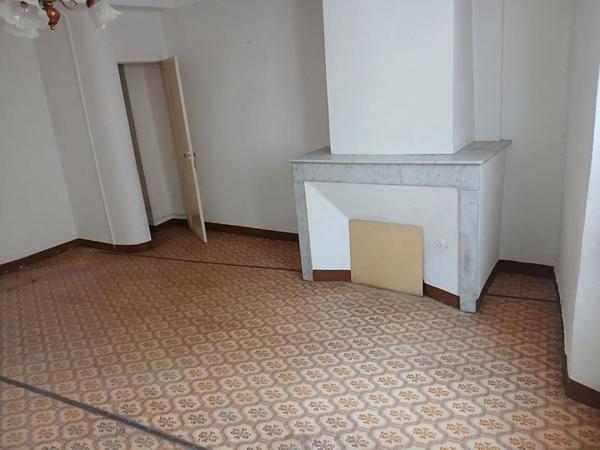 Maison de village T5 à rénover de108.80 m2 - MONTFORT SUR ARGENS