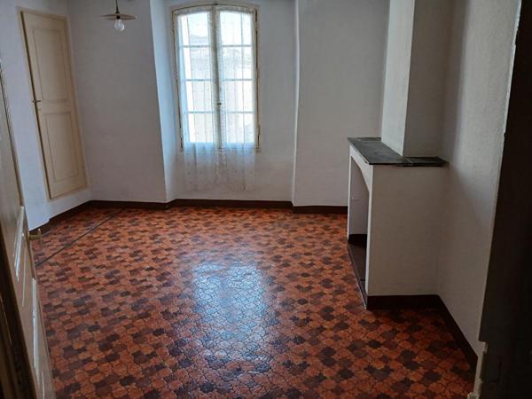 Maison de village T5 à rénover de108.80 m2 - MONTFORT SUR ARGENS