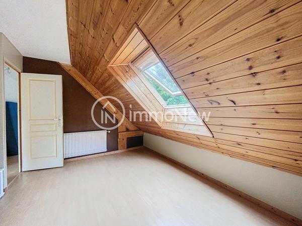 MAISON 8 PIECES AVEC VIE DE PLAIN-PIED ET VASTE JARDIN A BREVILLE-SUR-MER, AVEC VUE DEGAGEE MER.