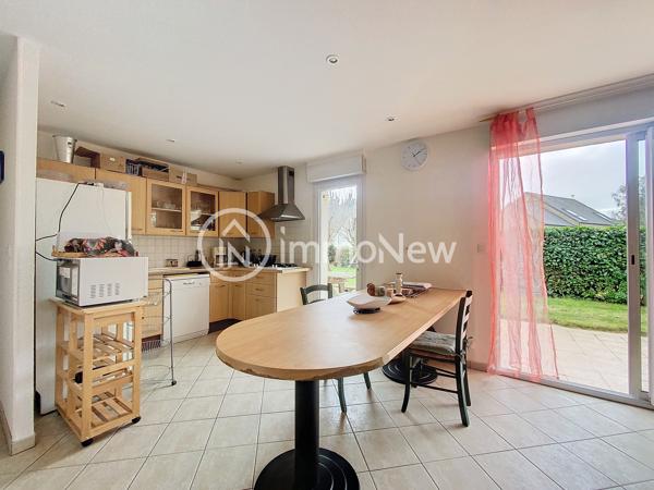 MAISON 8 PIECES AVEC VIE DE PLAIN-PIED ET VASTE JARDIN A BREVILLE-SUR-MER, AVEC VUE DEGAGEE MER.