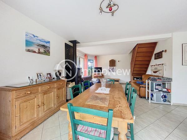 MAISON 8 PIECES AVEC VIE DE PLAIN-PIED ET VASTE JARDIN A BREVILLE-SUR-MER, AVEC VUE DEGAGEE MER.