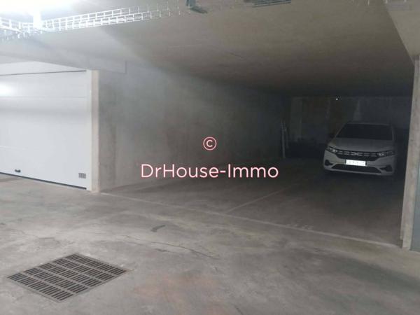 Parking / Box à vendre de 96 m²