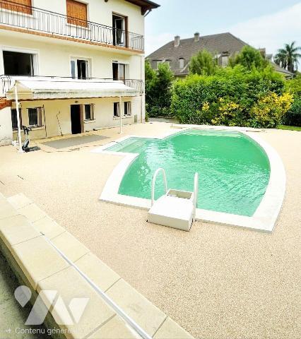 Maison individuelle à fort potentiel d'exploitation sur la commune de BELLEY dans le départemen...