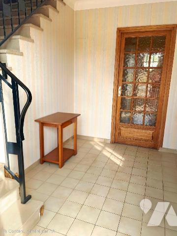 Maison individuelle à fort potentiel d'exploitation sur la commune de BELLEY dans le départemen...