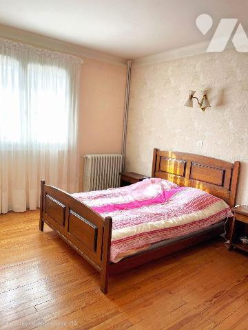 Maison individuelle à fort potentiel d'exploitation sur la commune de BELLEY dans le départemen...