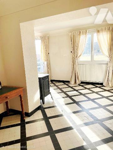 Maison individuelle à fort potentiel d'exploitation sur la commune de BELLEY dans le départemen...