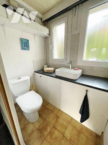 Maison individuelle à fort potentiel d'exploitation sur la commune de BELLEY dans le départemen...