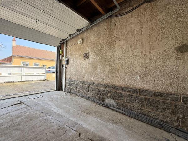 Maison à vendre à Neuville-sur-Sarthe dans la Sarthe (72190), ref : SL-72021-497