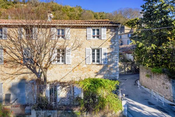 Maison en pierre de 151 m²