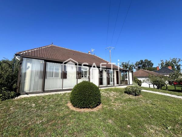 Beau pavillon dans le centre de DANGE SAINT ROMAIN