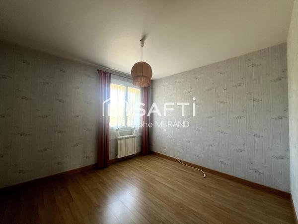 Beau pavillon dans le centre de DANGE SAINT ROMAIN